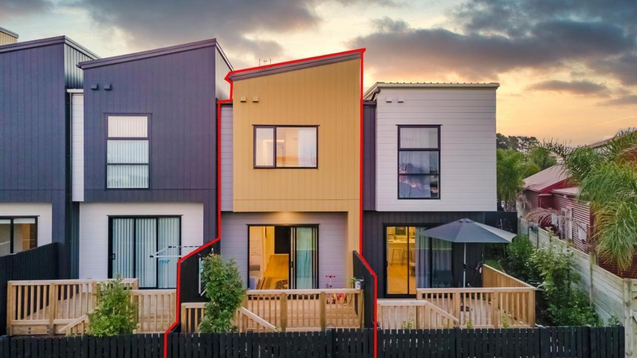 Stunning Townhouse - Walking To Botany Shopping Center Appartement Auckland Buitenkant foto